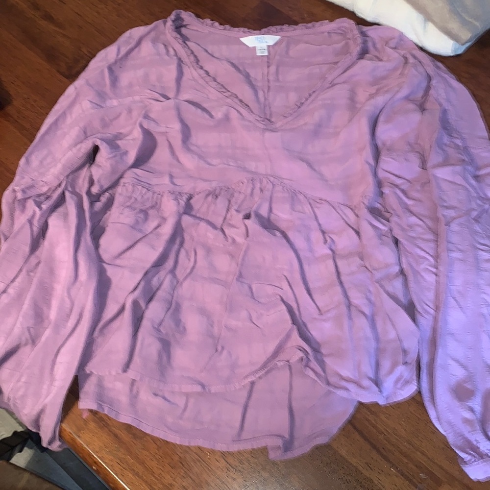 5/$25 Lavendar Flowy Blouse